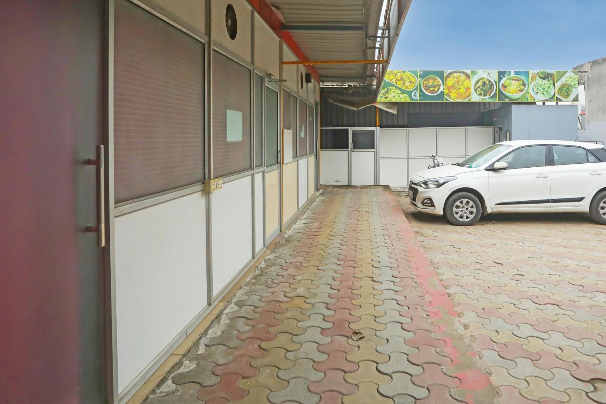 Collection O Harsh Hotel & Restaurant Bhiwadi エクステリア 写真